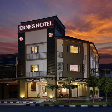 Ernes Hotel Bayu Mutiara Bukit Mertajam Dış mekan fotoğraf